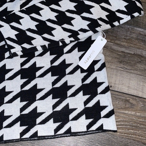 NWT SIX/FIFTY Black & White Super Soft Boxy Fit Sweater in size M - Picture 4 of 7